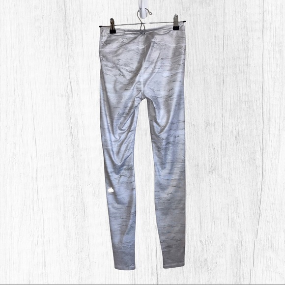 Alo High Waisted Gray Marble Print Leggings Sz XS - Picture 2 of 6
